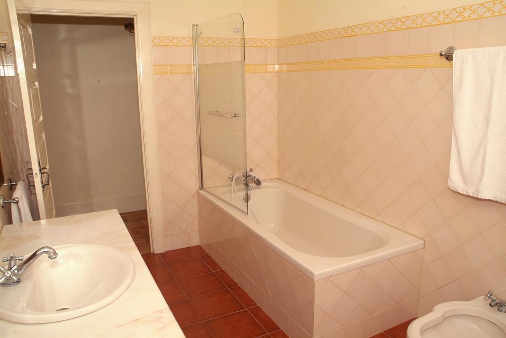 Quinta Das Vessadas Hotel กัสเตโล เด ไปวา ภายนอก รูปภาพ